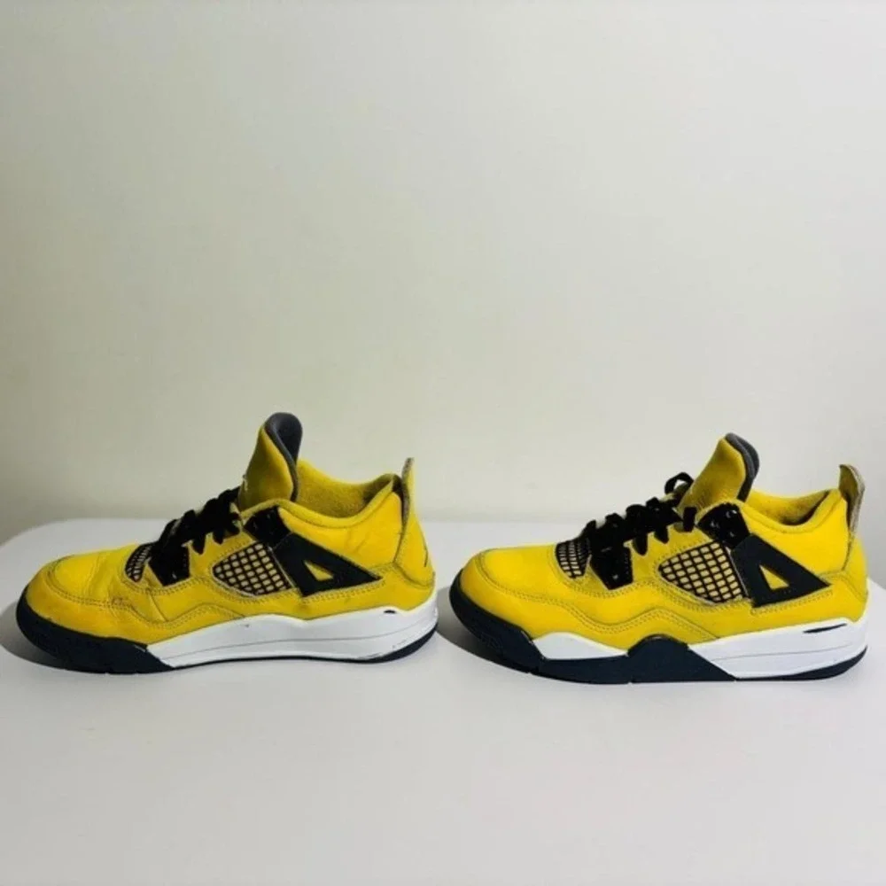 Nike‎ Air Jordan 4 Retro Lightning Sneakers Yellow BQ7670-700 2Y